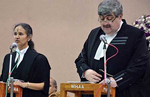 Justice Anita Sumanth being administered oath by Chief Justice Sanjay Kishan Kaul